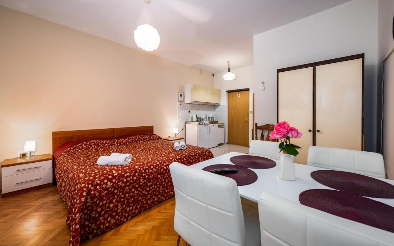 Apartmani Lido Bašanija Exterior foto